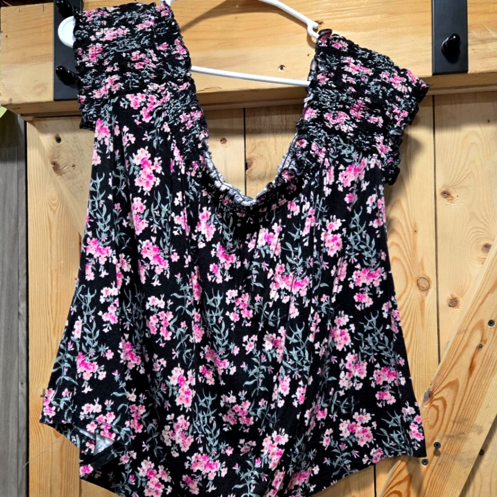 Off the Shoulder Floral Crop Top